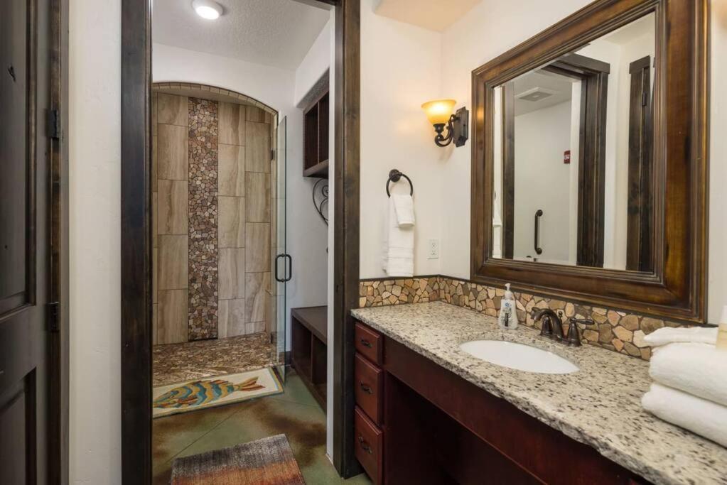 Luxury Downtown Rental Моаб Екстер'єр фото